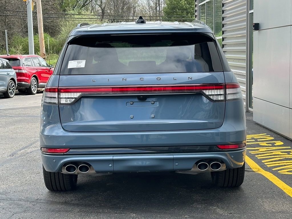 New 2026 Lincoln Aviator Black Label w/ Jet Appearance Package AWD/4WD image 4
