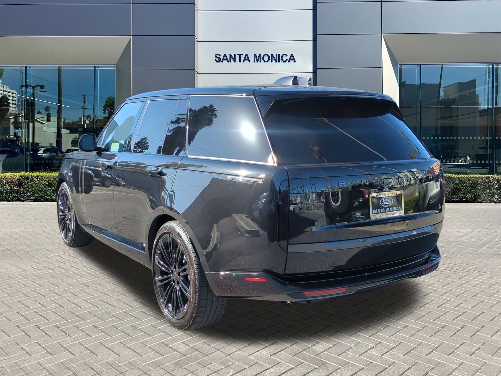 New 2026 Land Rover Range Rover SE image 3