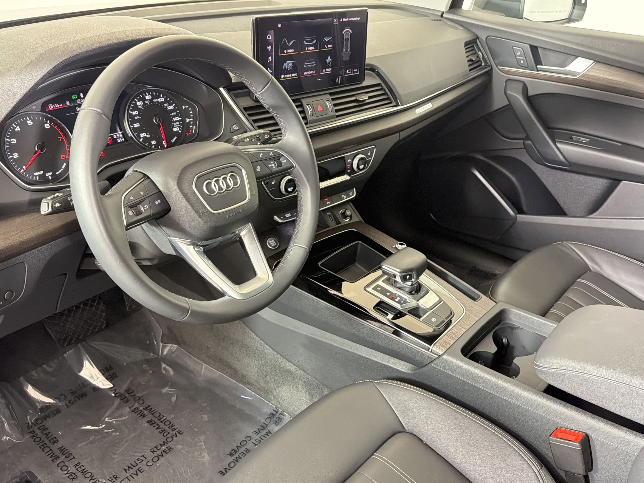 Used 2023 Audi Q5 2.0T Premium w/ Convenience Package AWD/4WD image 4