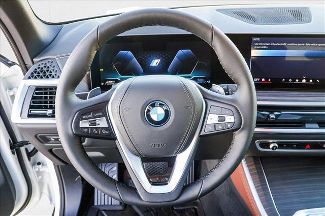 Used 2025 BMW X5 xDrive50e w/ Parking Assistance Package image 13