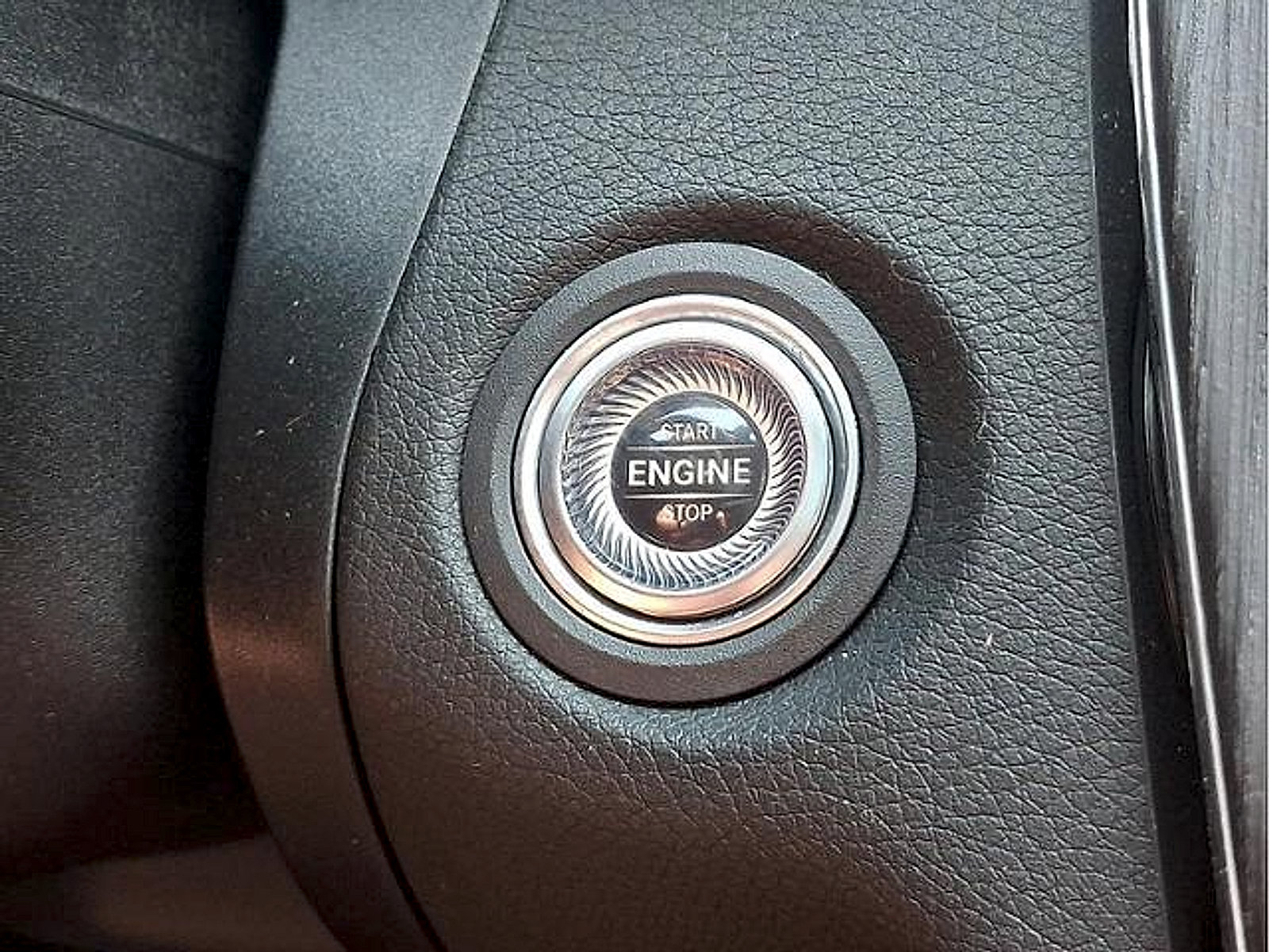 Used 2021 Mercedes-Benz C 300 4MATIC Sedan image 23