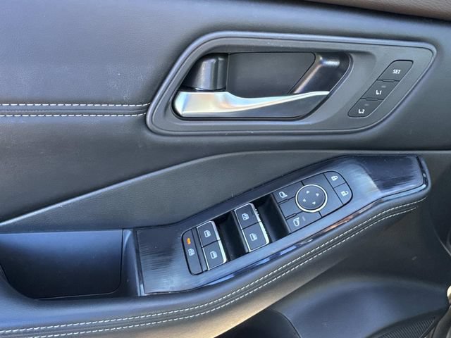 Used 2023 Nissan Rogue SL w/ SL Premium Package FWD image 26