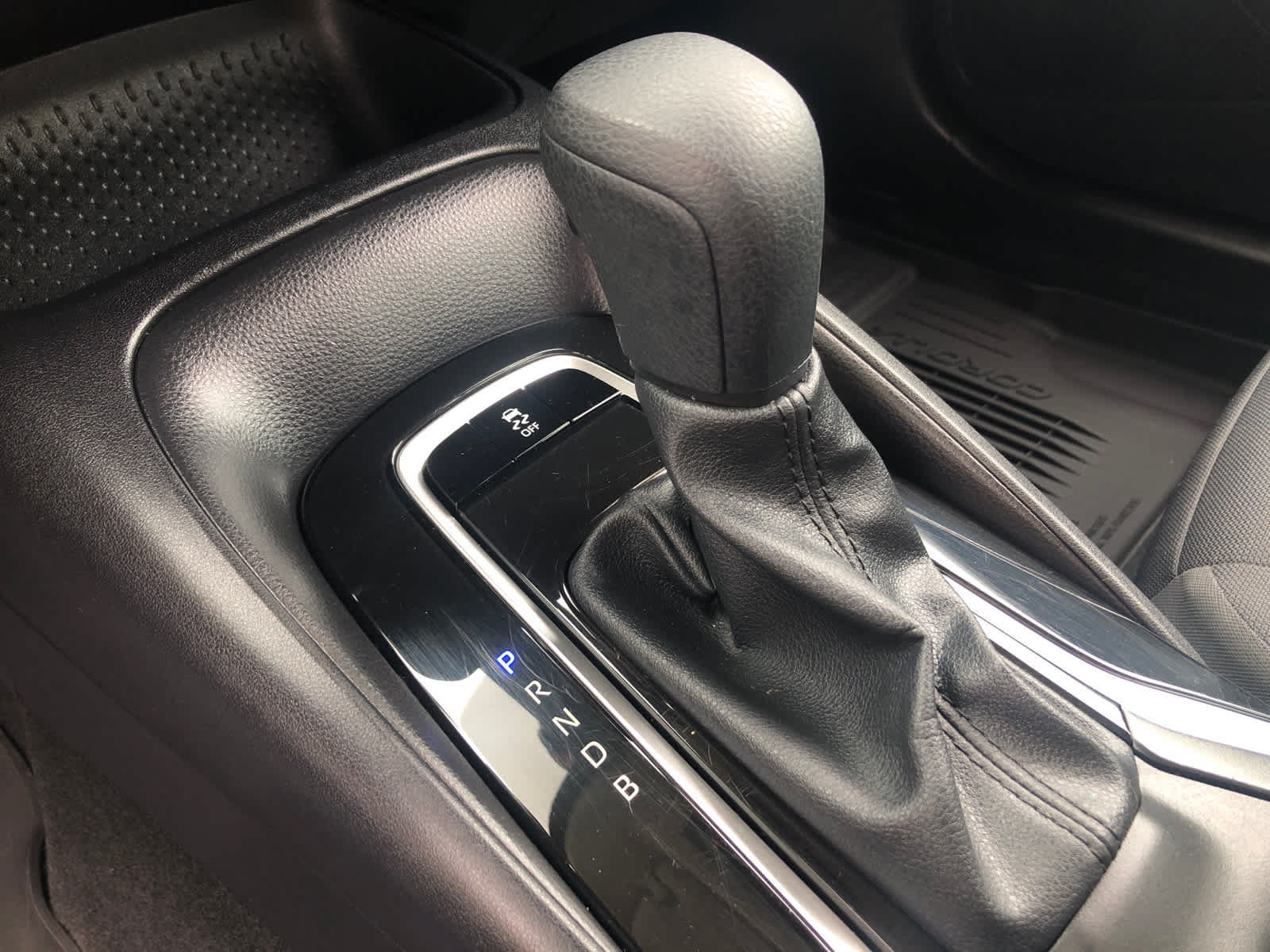 Certified 2025 Toyota Corolla LE FWD image 13