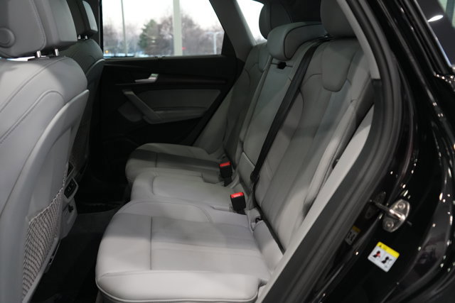 Used 2024 Audi Q5 e Premium Plus image 34
