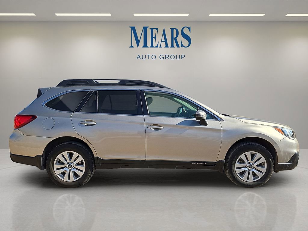 Used 2015 Subaru Outback 2.5i Premium image 6