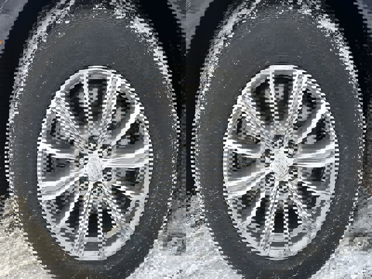 Used 2017 Cadillac XT5 Luxury w/ Driver Awareness Package image 38