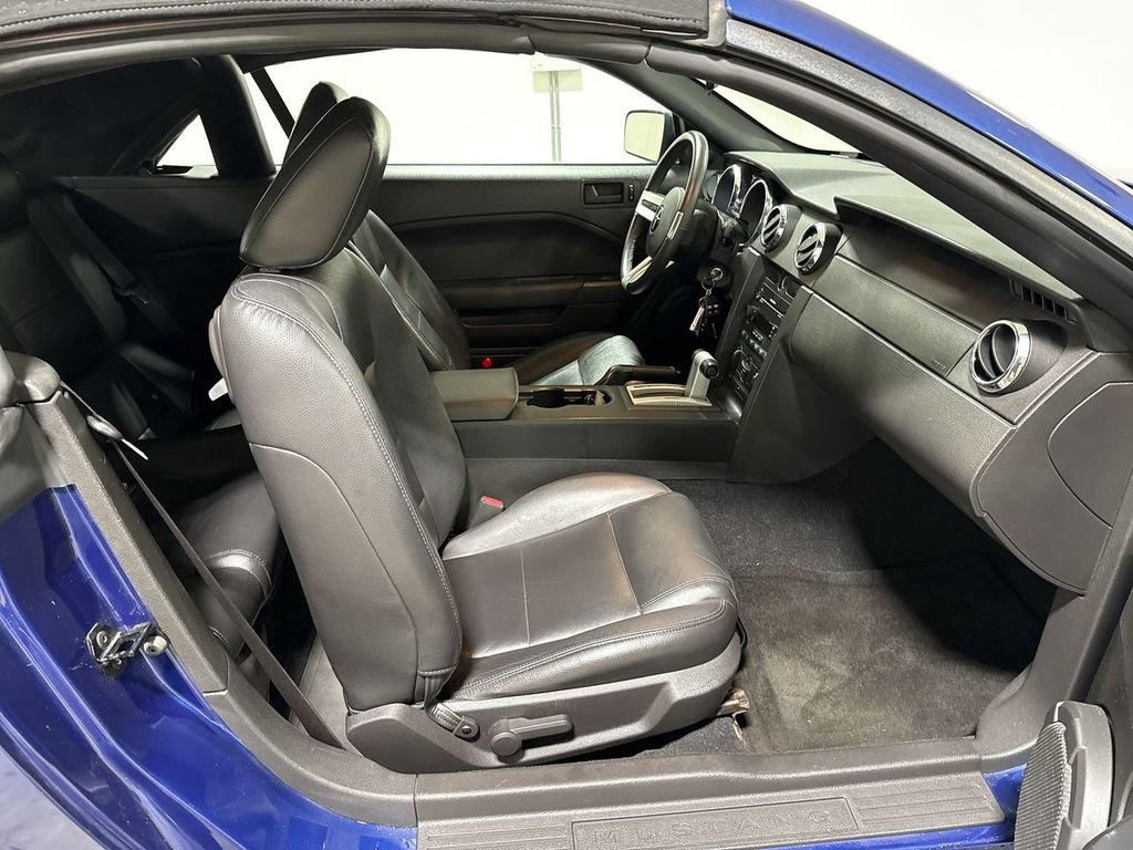 Used 2006 Ford Mustang Convertible image 20