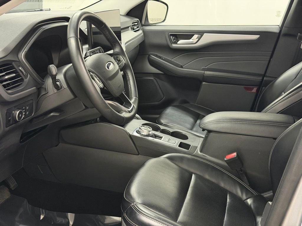 Used 2024 Ford Escape Platinum image 29