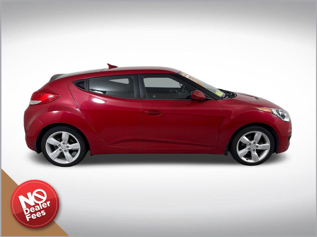 Used 2013 Hyundai Veloster FWD image 2