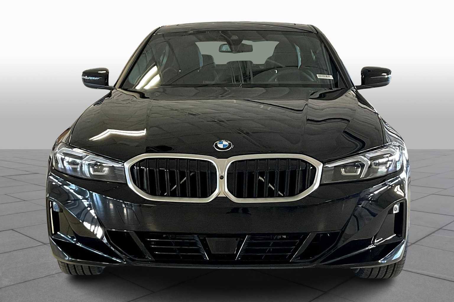 New 2025 BMW 330i Sedan w/ Convenience Package RWD image 3