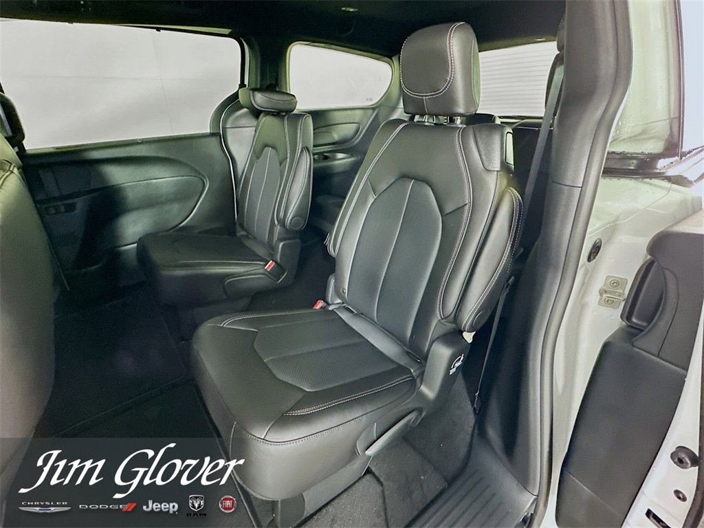 New 2026 Chrysler Pacifica Select w/ S Appearance Package image 14