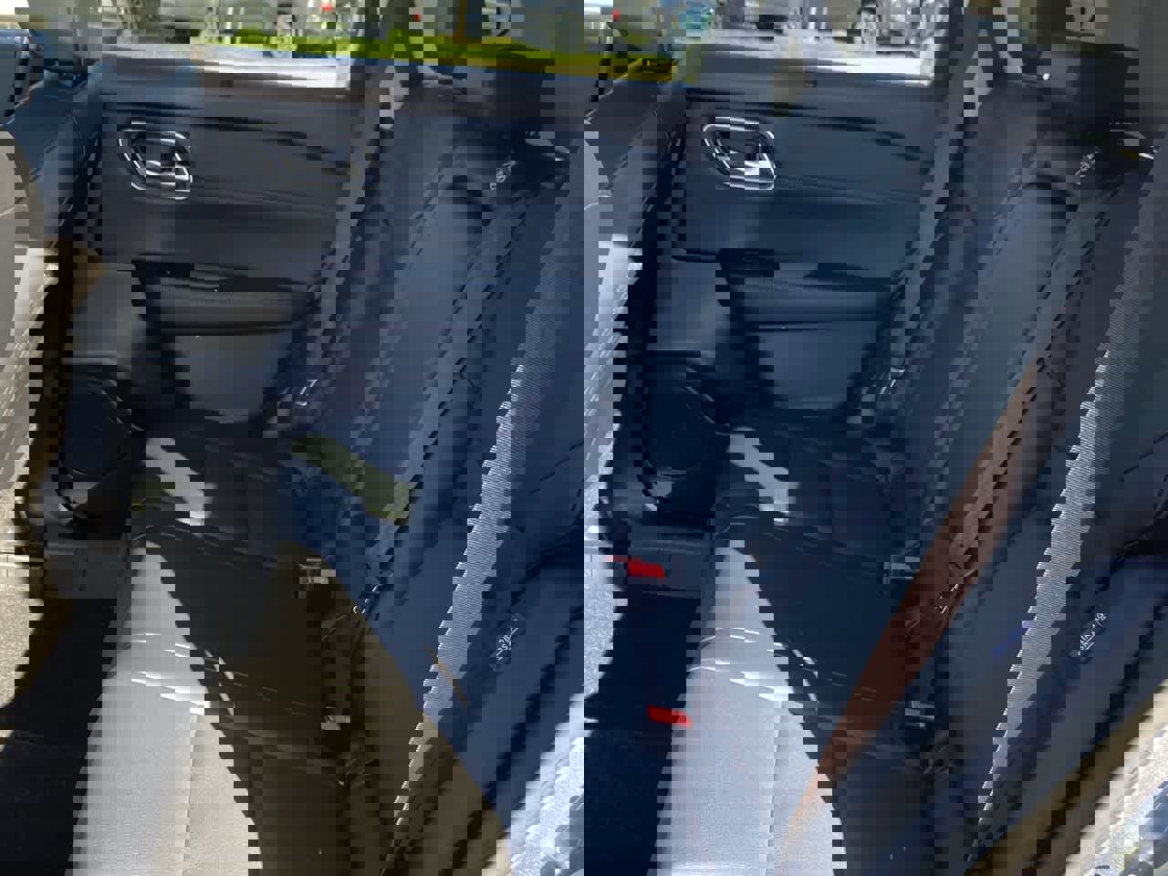 Used 2021 Nissan Rogue SV w/ Premium Package image 18