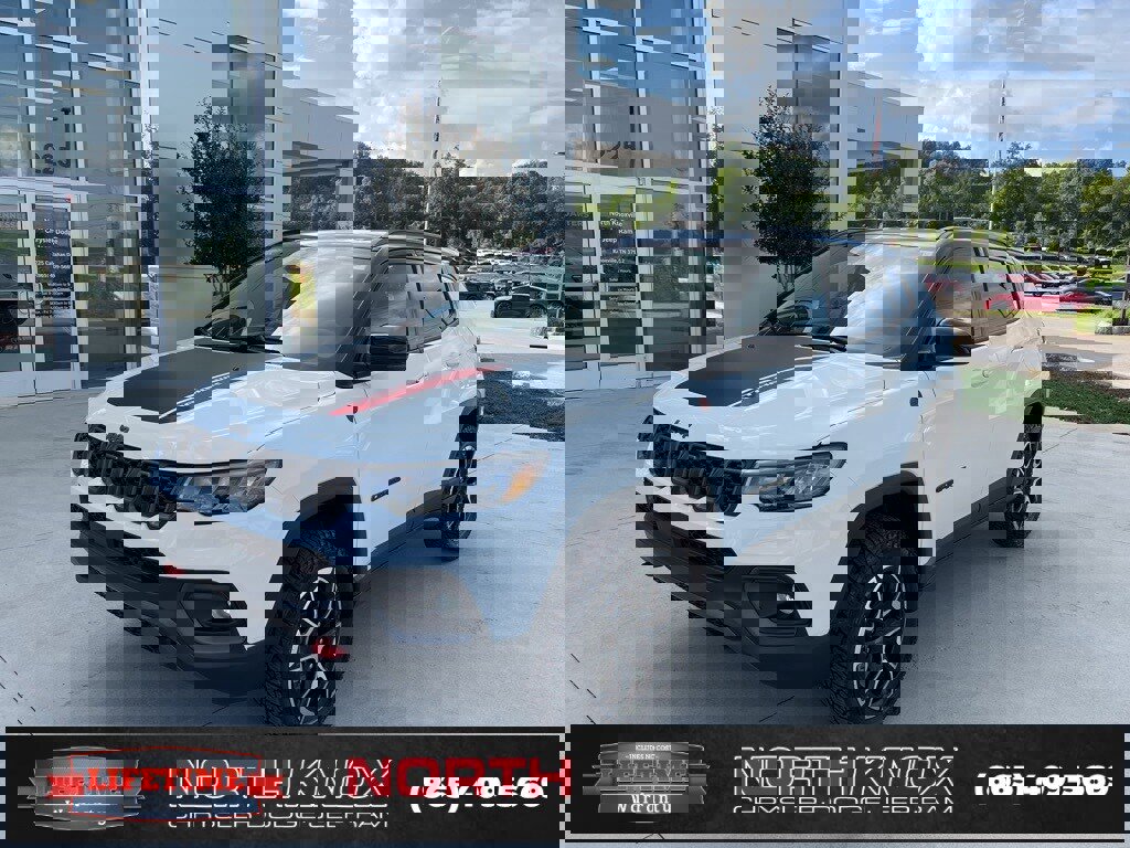 Used 2024 Jeep Compass Trailhawk image 1