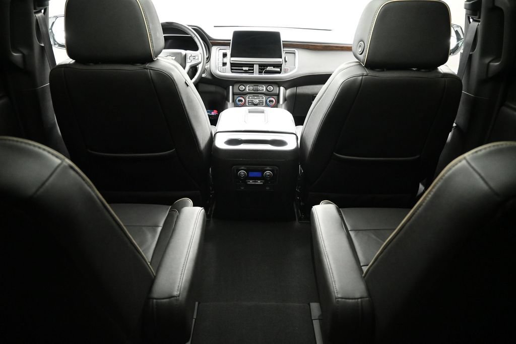 Used 2024 Chevrolet Tahoe Premier AWD/4WD image 32