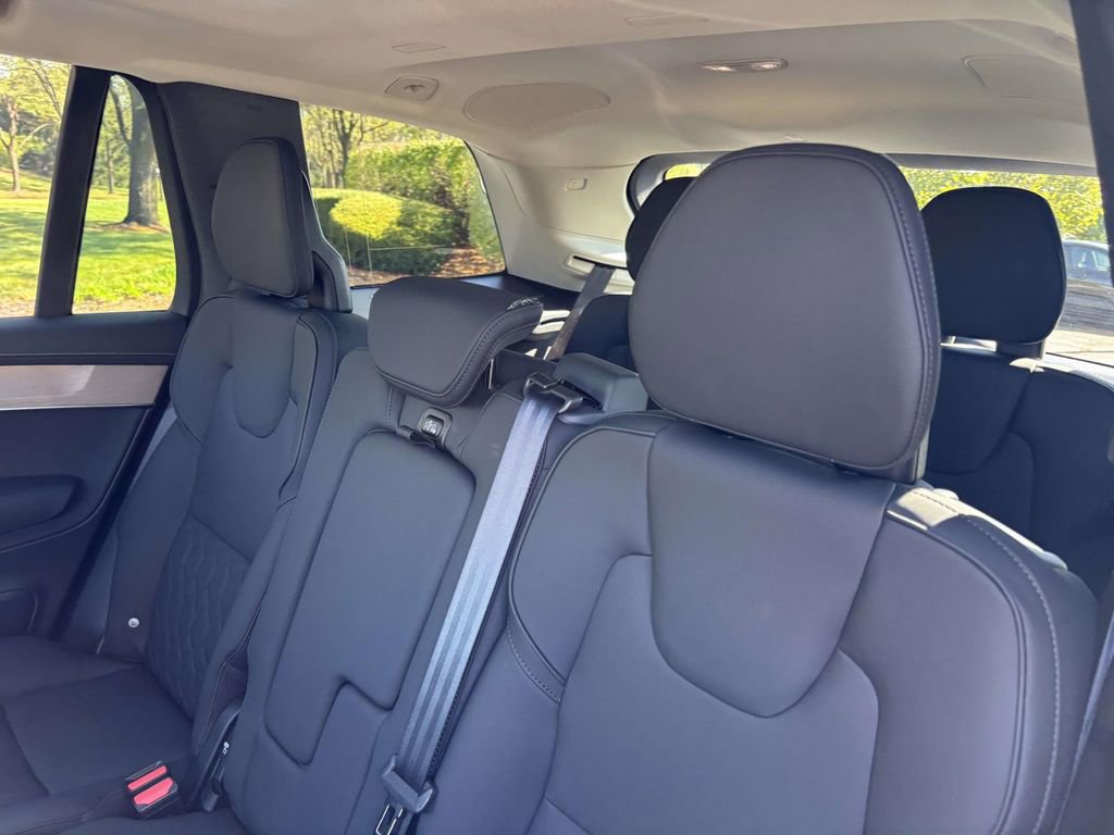 New 2026 Volvo XC90 B6 Plus w/ Protection Package Premier image 26