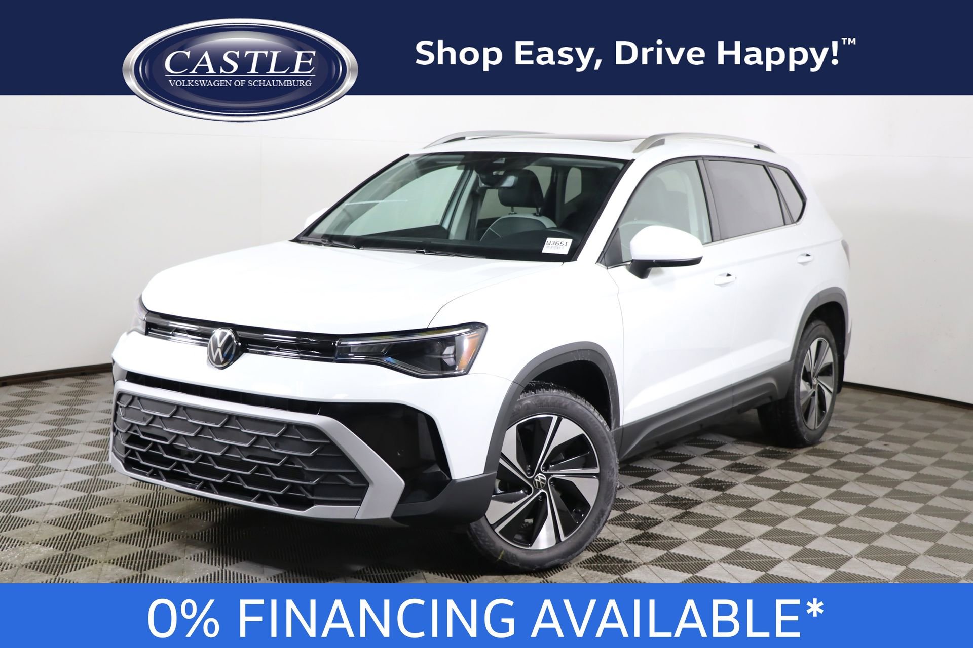 Used 2025 Volkswagen Taos SE w/ Panoramic Sunroof Package