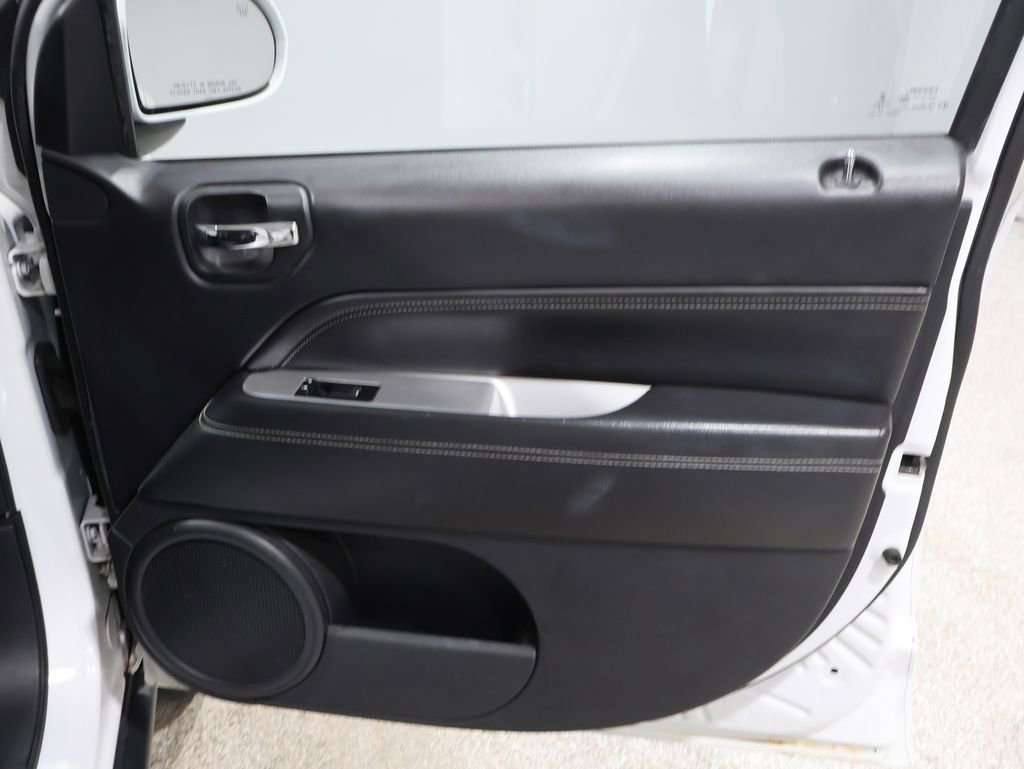 Used 2015 Jeep Compass High Altitude image 26