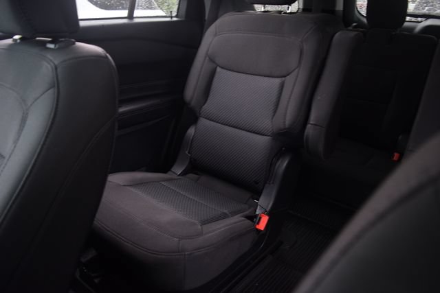 Used 2023 Ford Explorer XLT AWD/4WD image 15