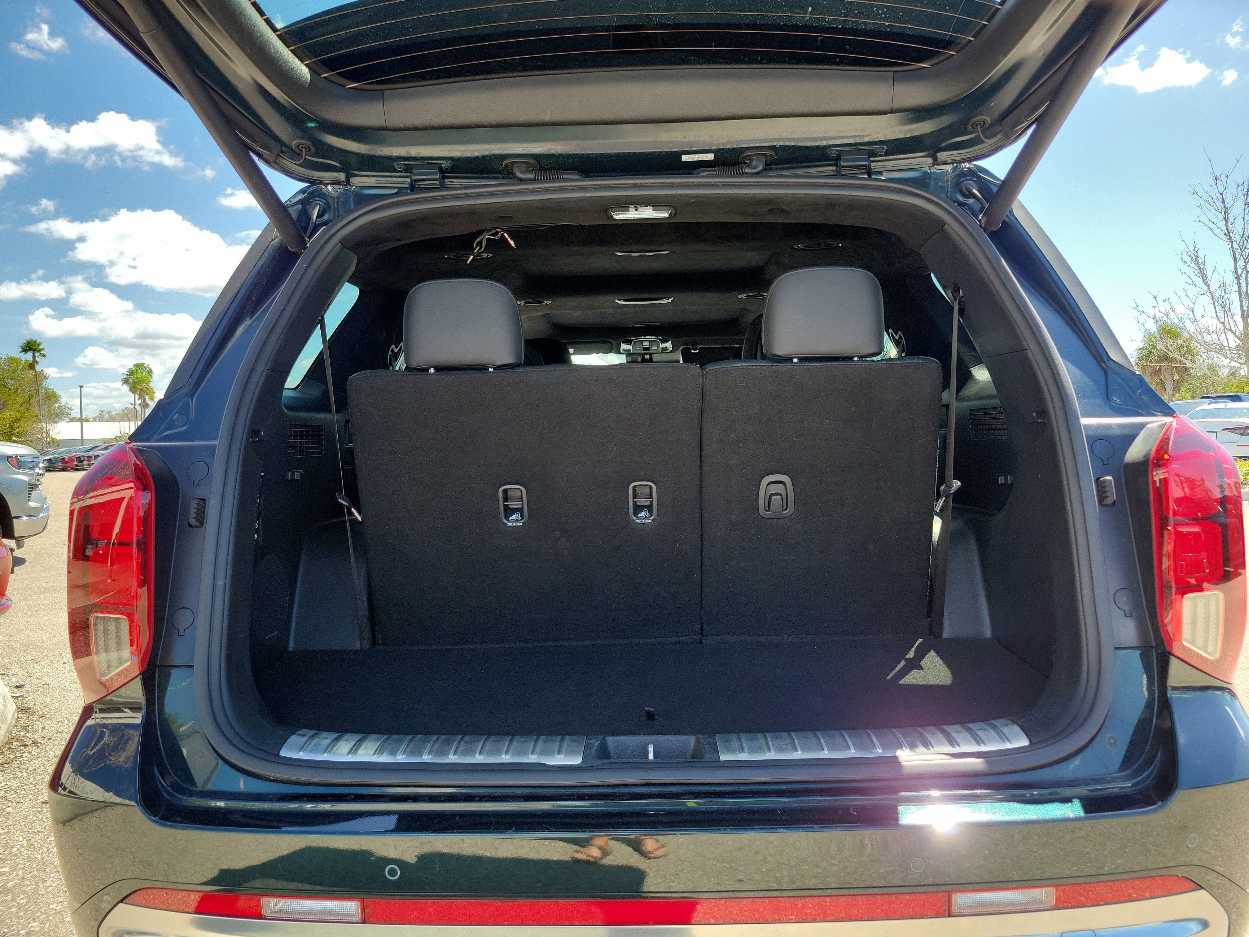 Used 2024 Hyundai Palisade Calligraphy image 12