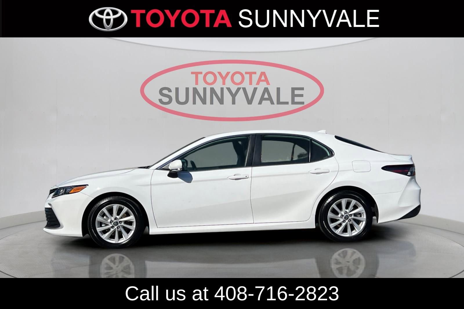 Used 2024 Toyota Camry LE w/ Convenience Package image 7