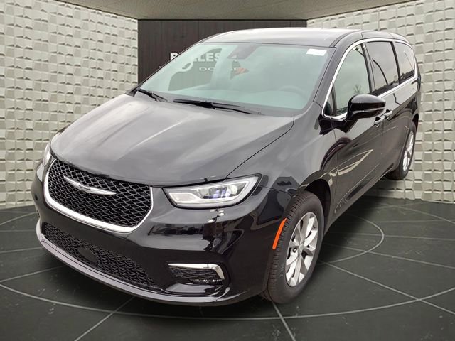 New 2026 Chrysler Pacifica Select image 4