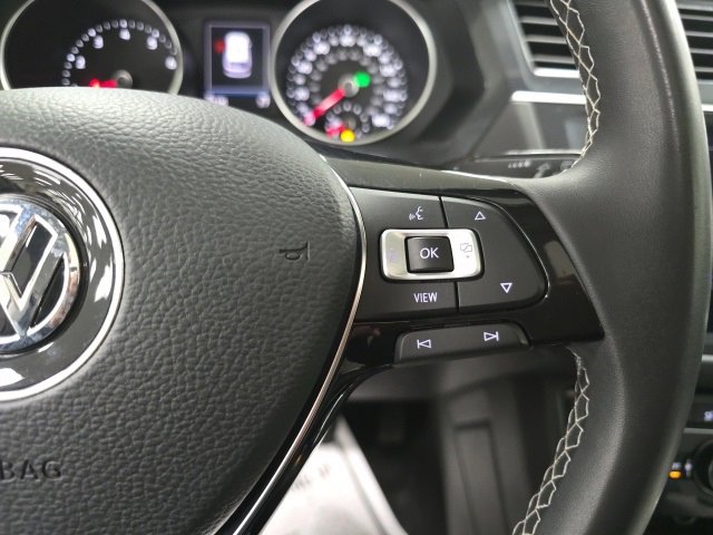 Used 2021 Volkswagen Tiguan SE w/ Panoramic Sunroof Package image 22