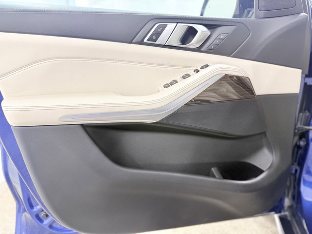 Used 2019 BMW X5 xDrive40i w/ Convenience Package AWD/4WD image 13