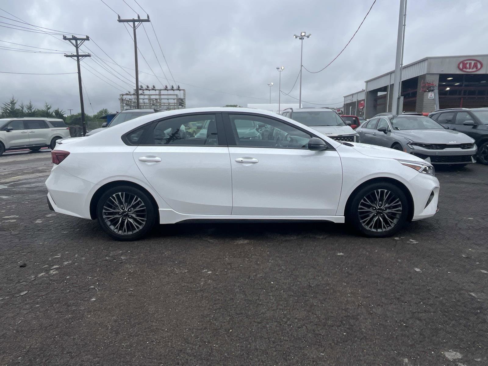 Used 2024 Kia Forte GT-Line w/ GT-Line Premium Package FWD image 8