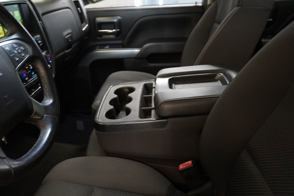 Used 2018 Chevrolet Silverado 1500 LT w/ LPO, Black Pack AWD/4WD image 7