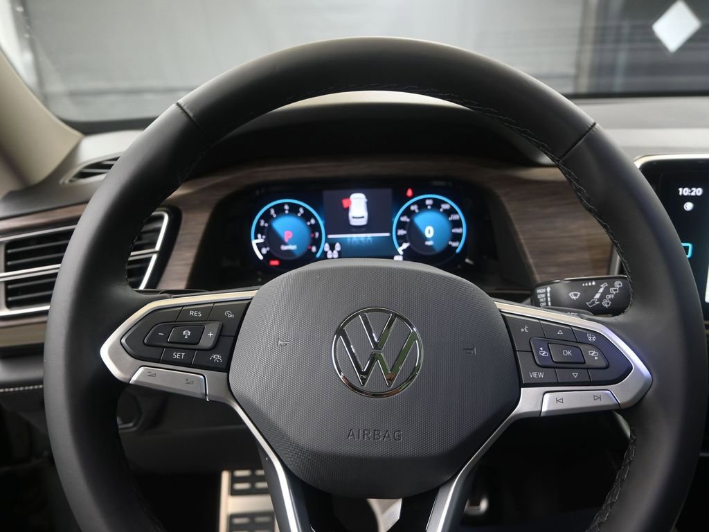 Used 2025 Volkswagen Atlas SEL Premium R-Line image 28