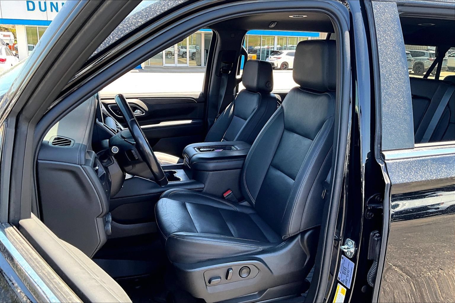 Used 2022 Chevrolet Suburban LT AWD/4WD image 25