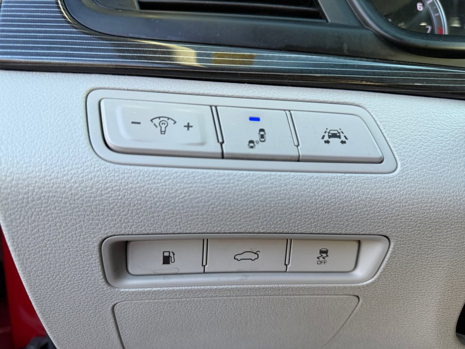 Used 2018 Hyundai Sonata Limited w/ Limited Ultimate Package 03 image 26