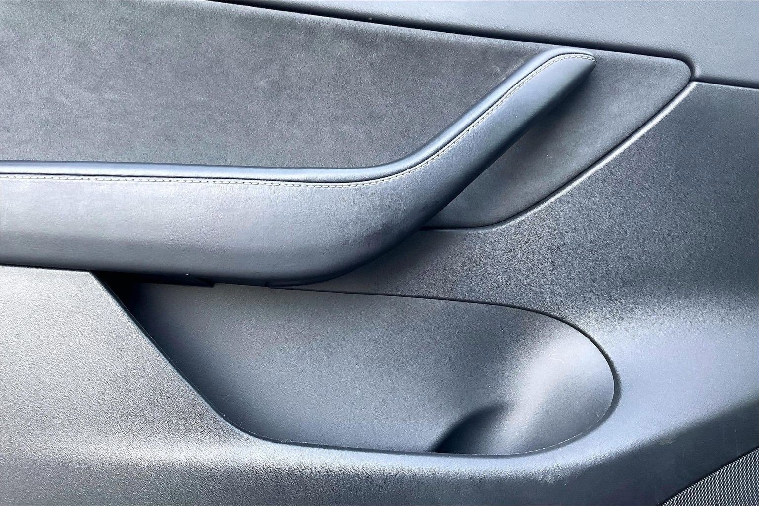 Used 2022 Tesla Model Y Long Range image 15