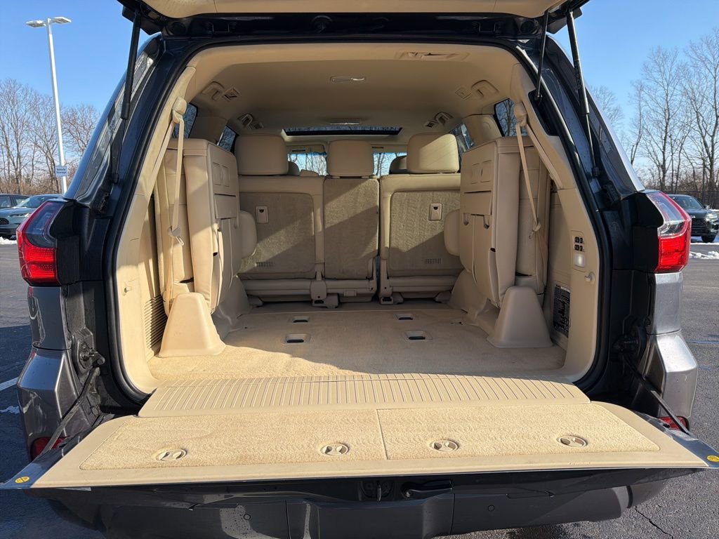 Used 2020 Lexus LX 570 4WD w/ Luxury Package image 24