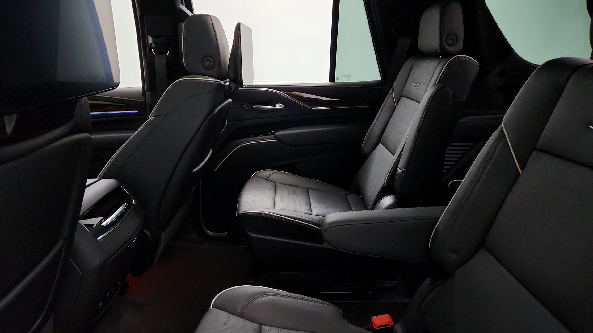 Certified 2023 Cadillac Escalade Premium Luxury AWD/4WD image 25