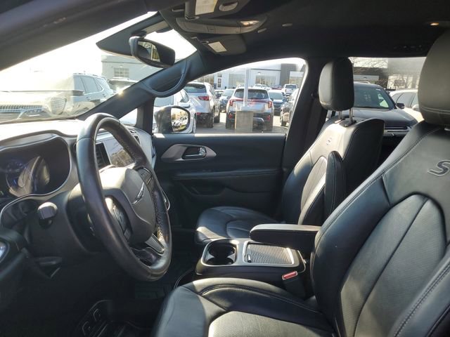 Used 2019 Chrysler Pacifica Touring-L Plus w/ S Appearance Package FWD image 17