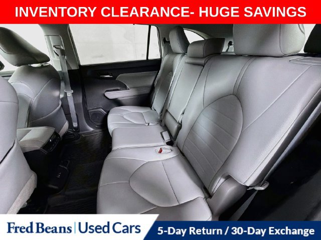Used 2022 Toyota Highlander XLE AWD/4WD image 31