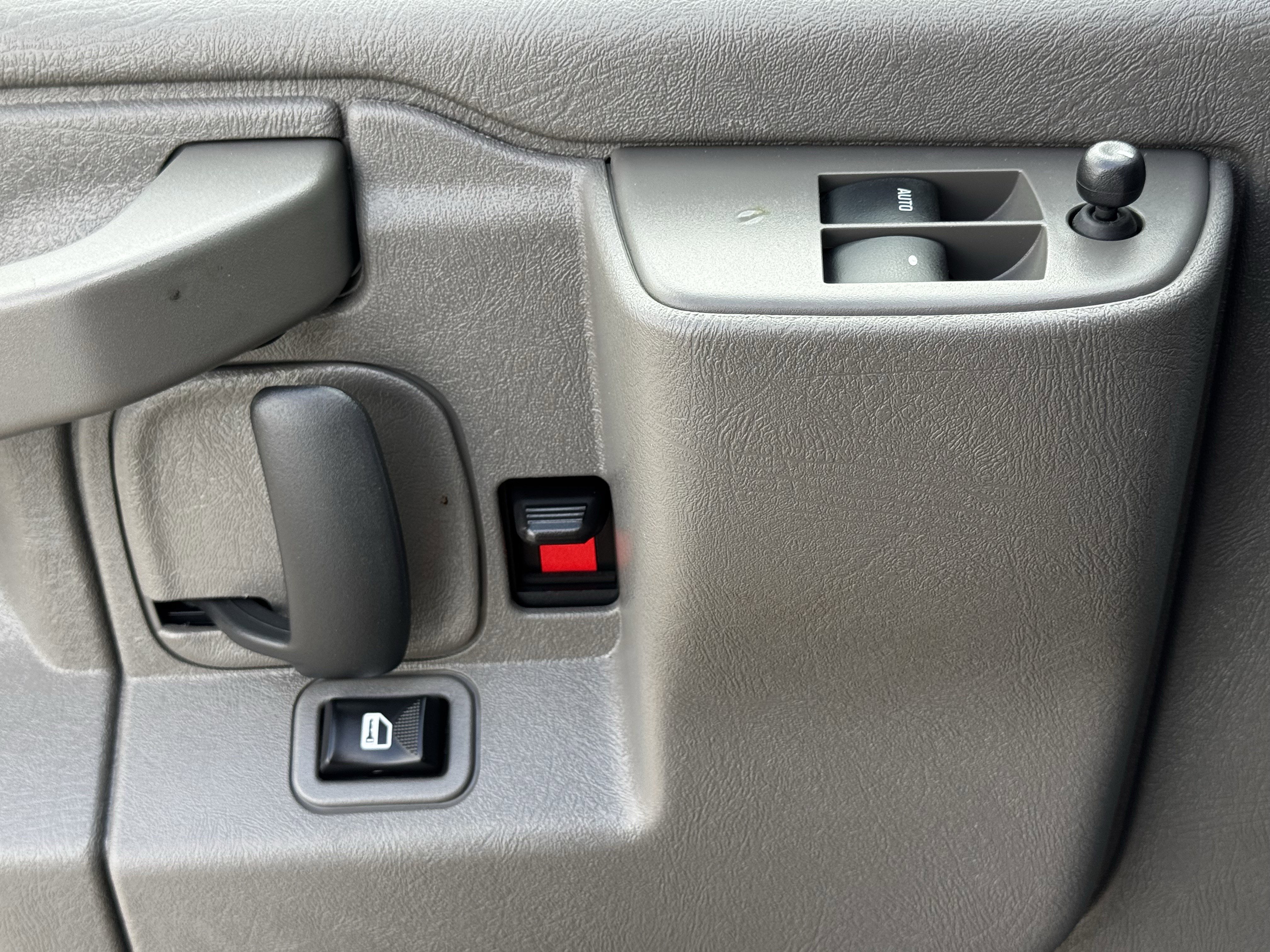 Used 2024 GMC Savana 2500 w/ Driver Convenience Package image 25