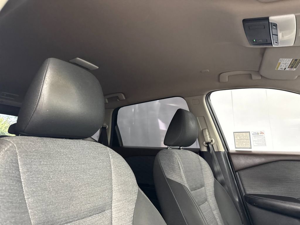 Used 2023 Nissan Rogue SV image 16