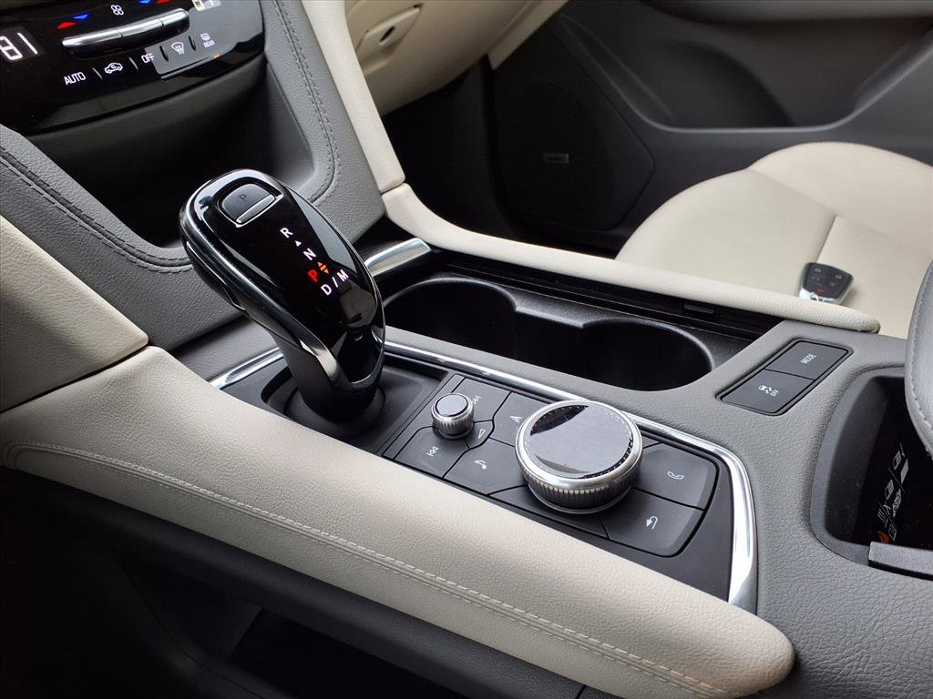 Used 2024 Cadillac XT5 Premium Luxury w/ Technology Package image 9