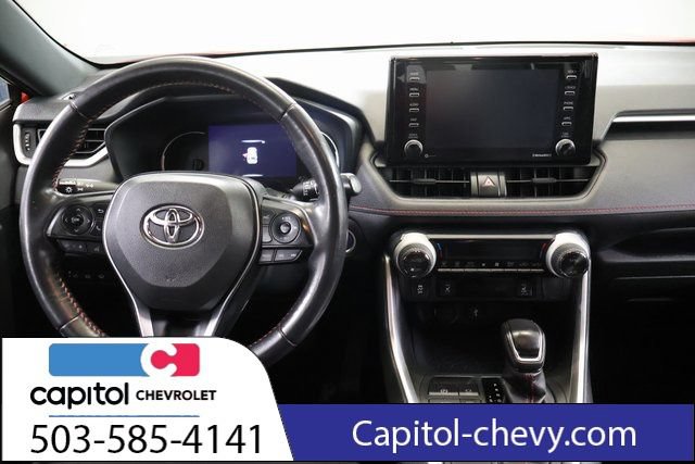 Used 2021 Toyota RAV4 SE w/ Weather & Moonroof Package AWD/4WD image 17