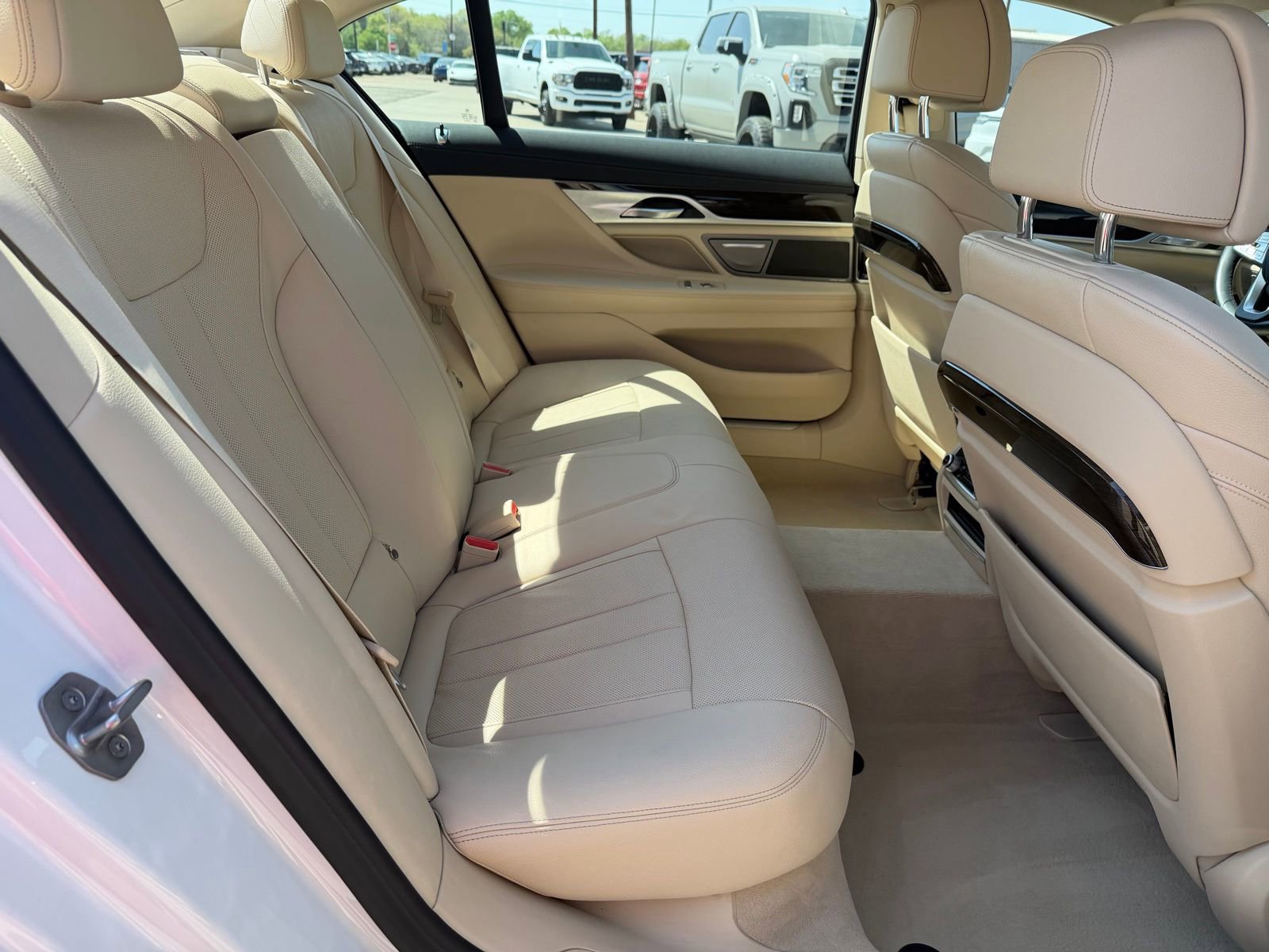 Used 2021 BMW 740i RWD image 22