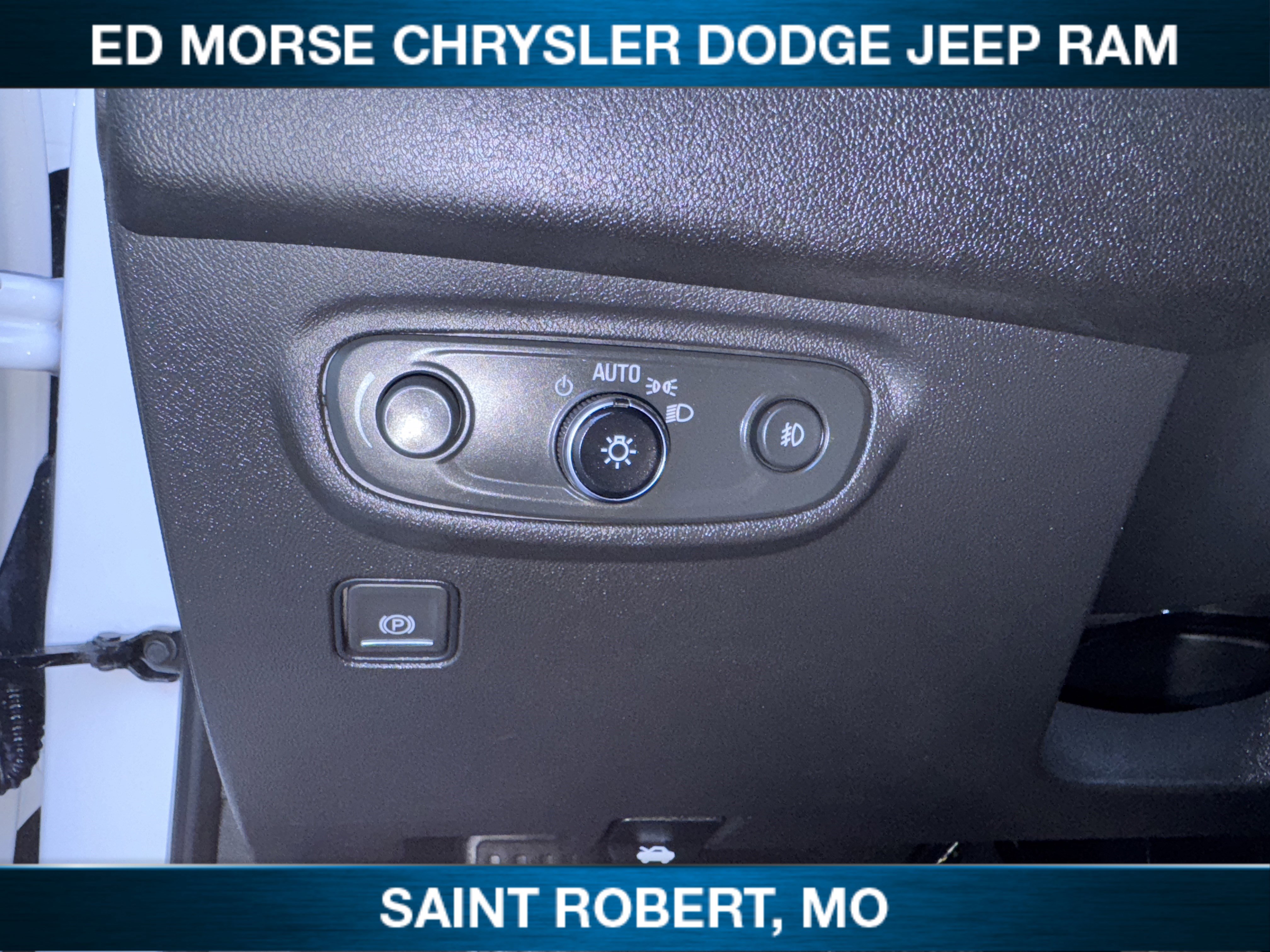 Used 2024 GMC Terrain AT4 image 23