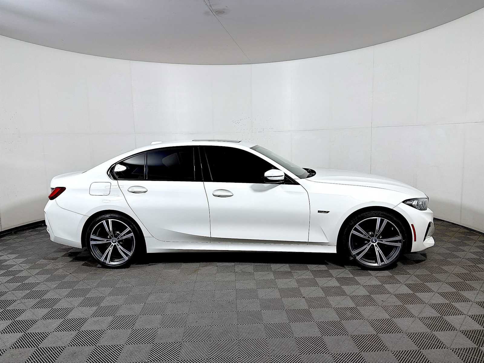 Certified 2023 BMW 330e xDrive w/ Premium Package AWD/4WD image 7
