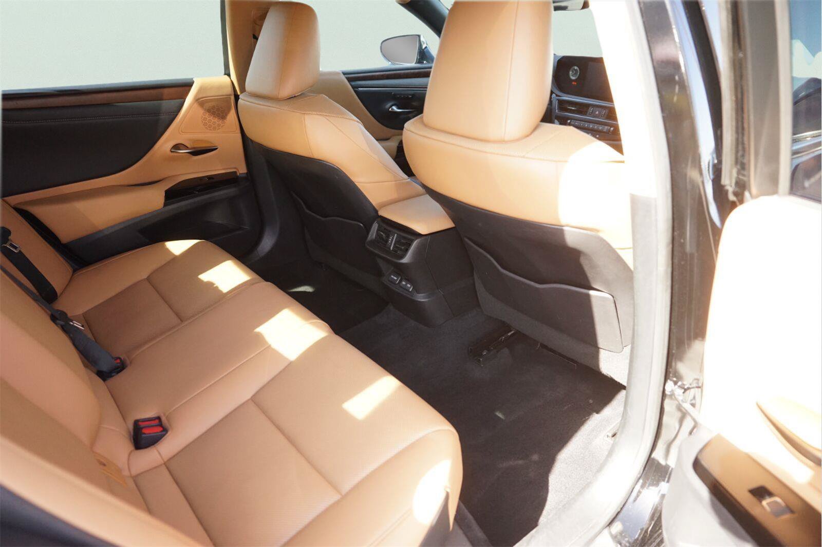 Used 2022 Lexus ES 350 w/ Premium Package FWD image 15