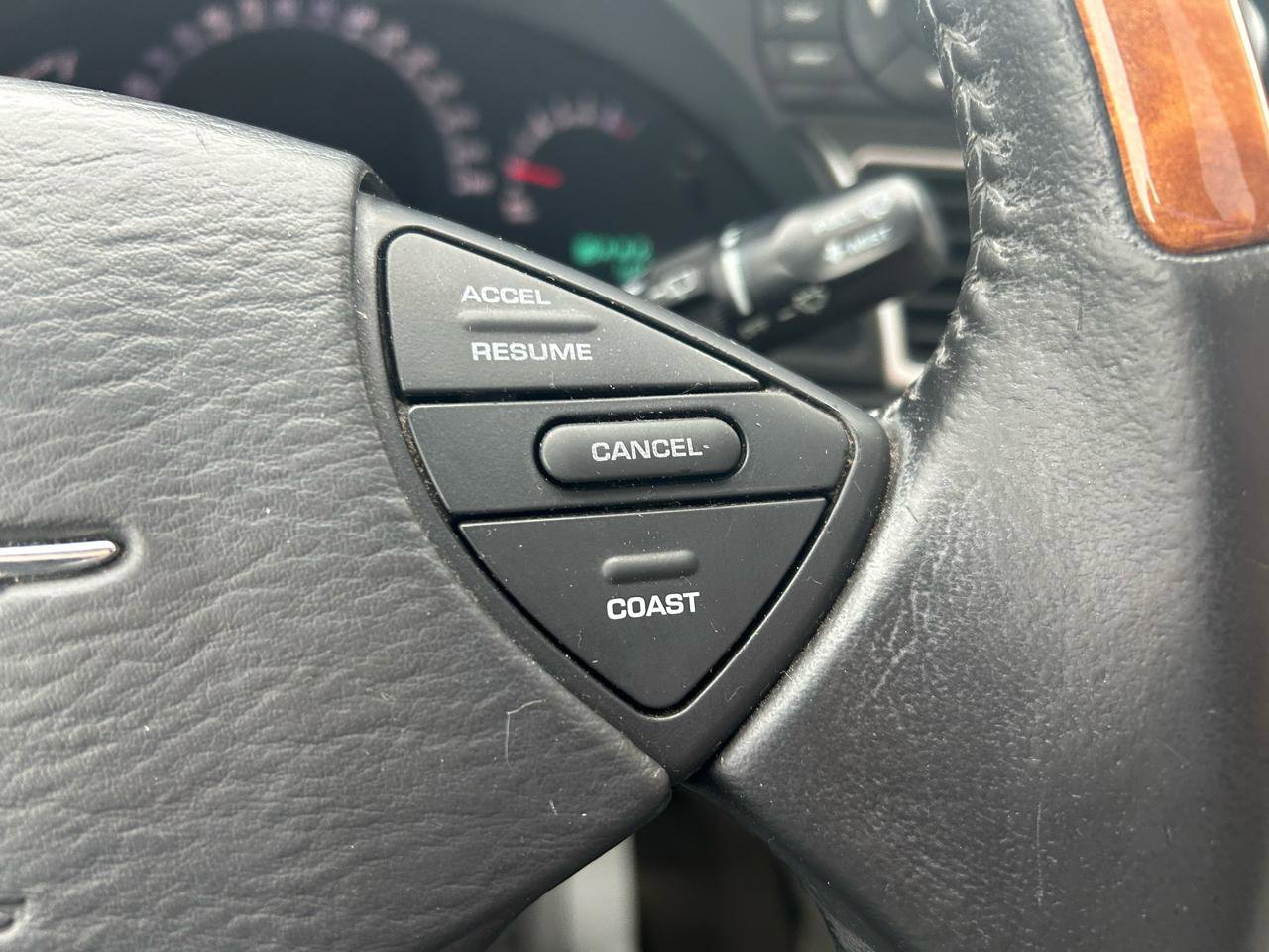 Used 2007 Chrysler Pacifica Limited FWD image 23