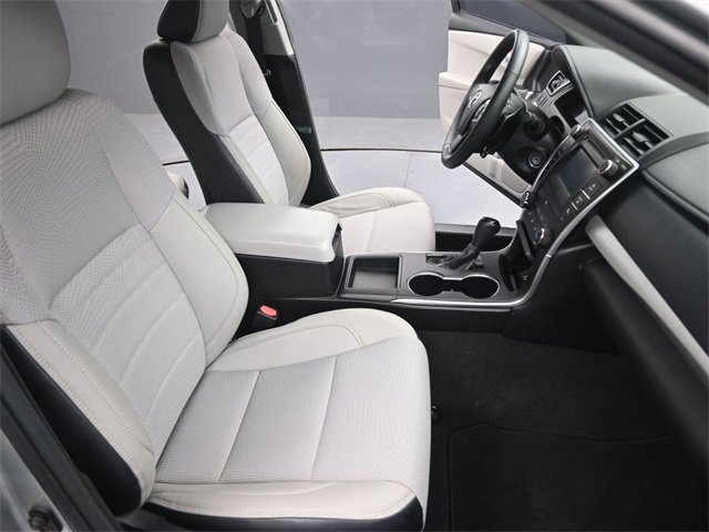 Used 2017 Toyota Camry SE image 24