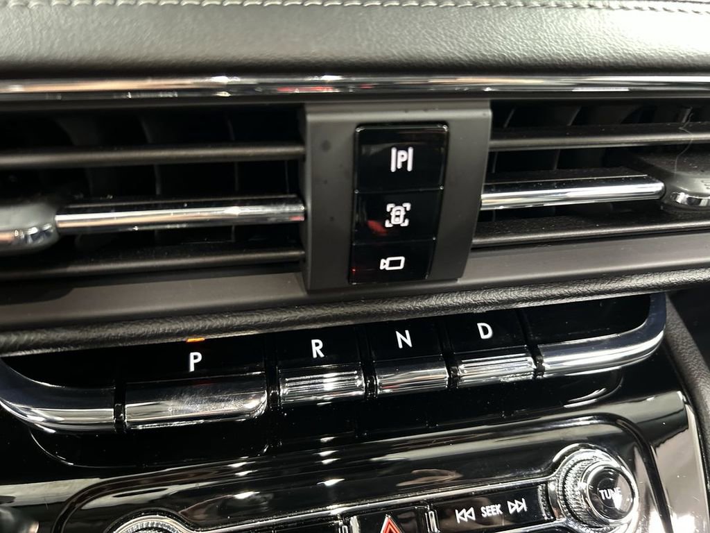 Used 2022 Lincoln Corsair Standard w/ Premium Package image 18