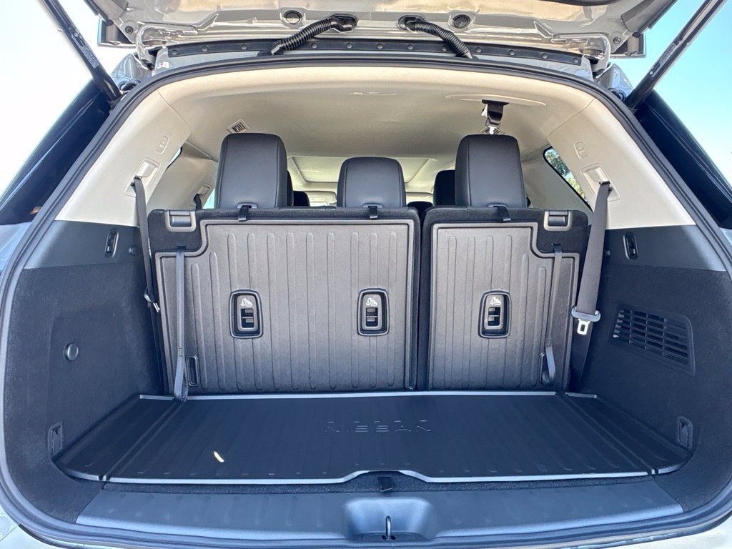 New 2026 Nissan Pathfinder Platinum FWD image 14