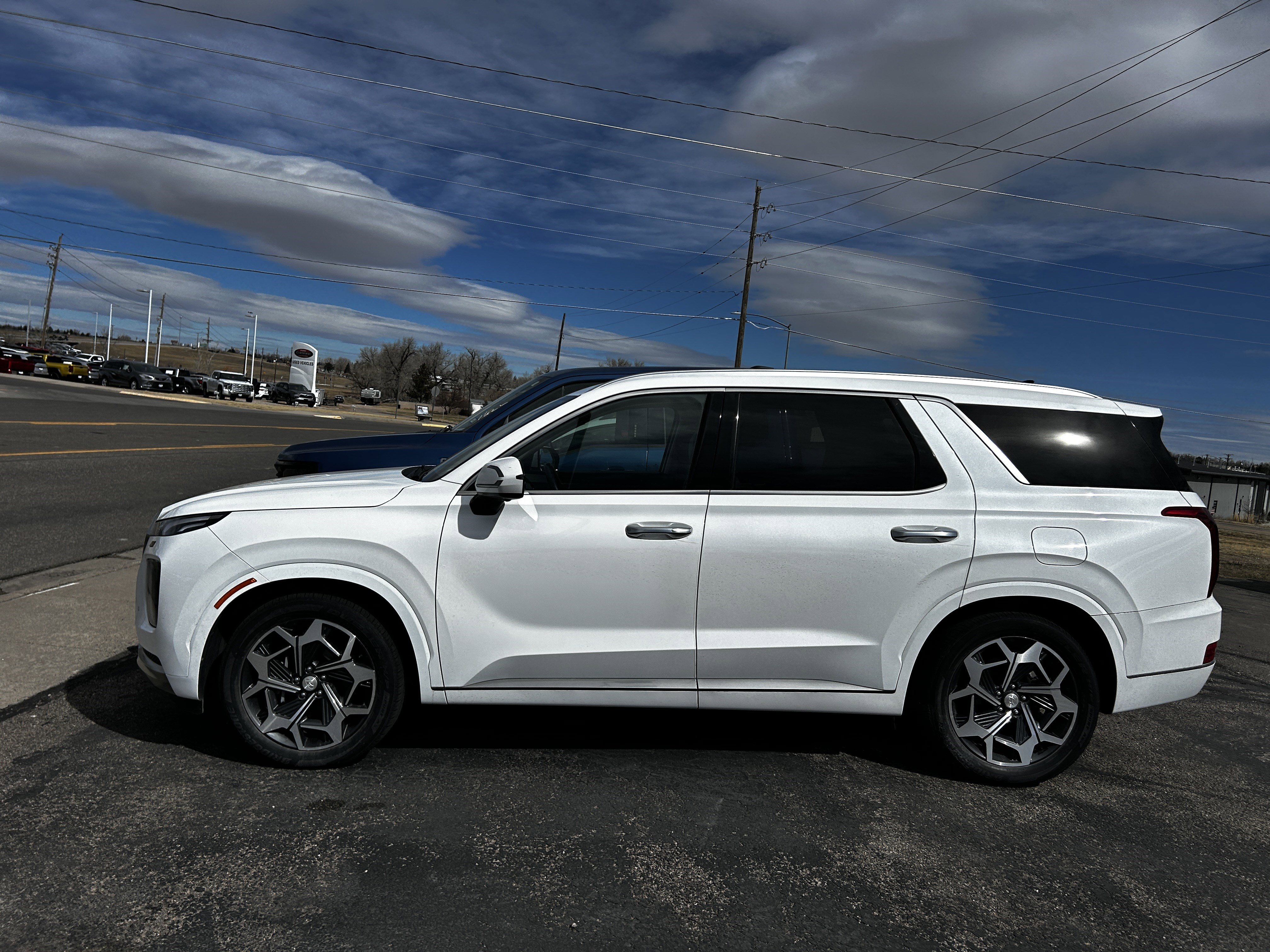 Used 2022 Hyundai Palisade Calligraphy image 2